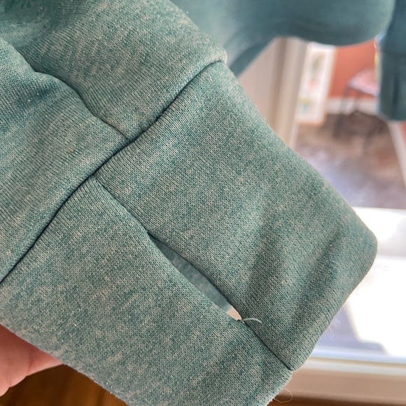 Hurley hoodie with mesh shoulders and thumb holders - Picture 5 of 5